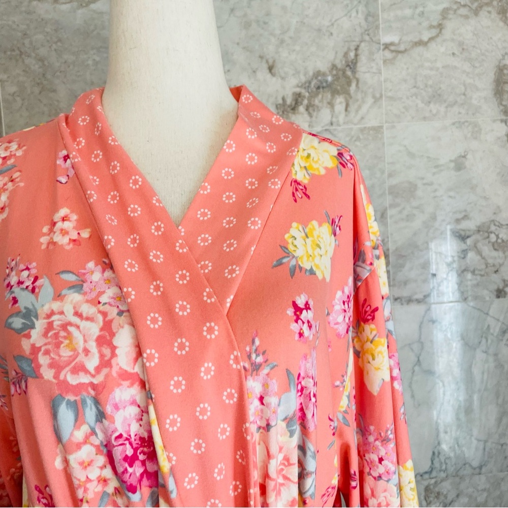 Flora Nikrooz Floral Robe - Picture 5 of 8